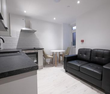 1 bedroom flat to rent - Photo 2