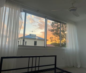 Scarborough - Photo 2