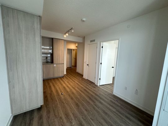 For Lease - 8 Interchange Way Unit# 5515, Vaughan, Ontario - Photo 1