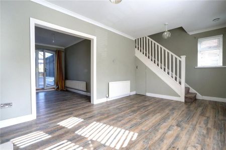 2 bedroom semi-detached house to rent - Photo 4