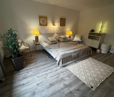 Miete inkl. Nebenkosten: 1.990 € pro Monat, plus Strom, plus Heizung - Photo 1