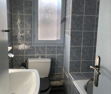 2 pièces - 36,7 m² - 3ème étage - Colocation non autorisée - Photo 3