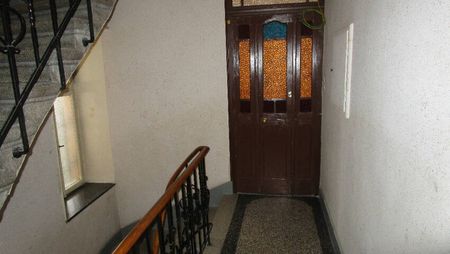 A LOUER 2 PIECES AVEC CUISINE EQUIPEE A 5 MINUTES DE LA GARE - Photo 5