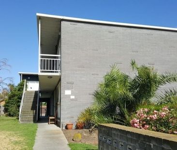 Sought-after Williamstown location - Photo 5