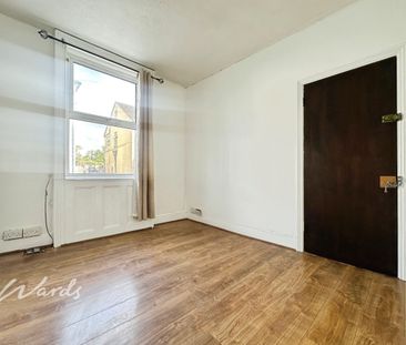 2 bedroom ground maisonette to rent - Photo 6