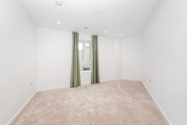 3 bedroom flat to rent - Photo 1