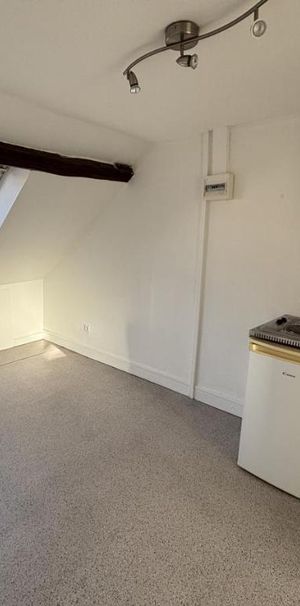 Location Studio à Amiens Hyper Centre-Ville - Photo 1