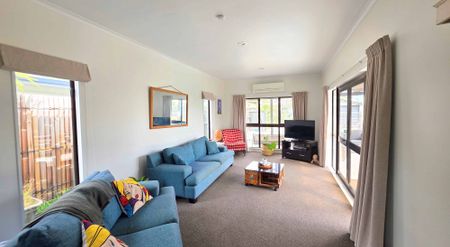 Summer Ready! Spacious Family Home with Pool and Double Garage - Photo 3