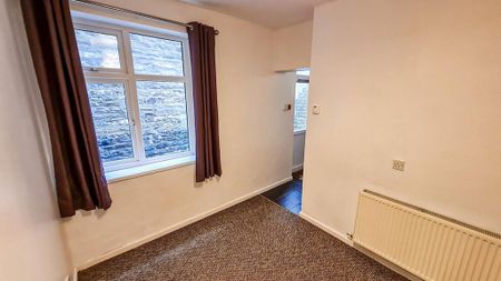 2 bedroom maisonette to rent - Photo 3