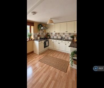 2 bedroom end of terrace house to rent - Photo 3