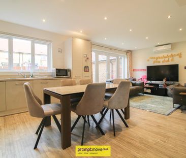 4 bedroom detached house to rent - Photo 2