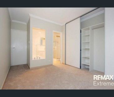 Unique 3x2 - Quality throughout! - Photo 1