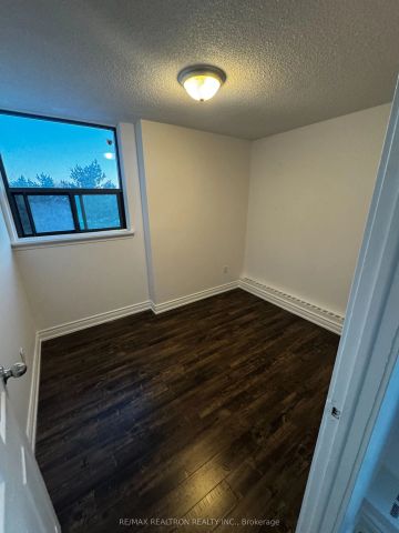 100 Wingarden Court #315 - Photo 4