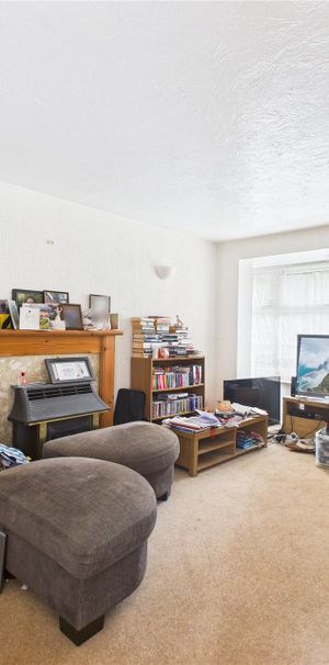 Chatteris Way, Reading Chatteris Way, Reading - Photo 1