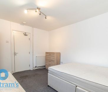 1 bed Shared Flat for Rent - Photo 4