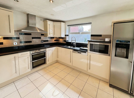 Turnpike Drive, Stratford-upon-Avon, CV37 - Photo 3