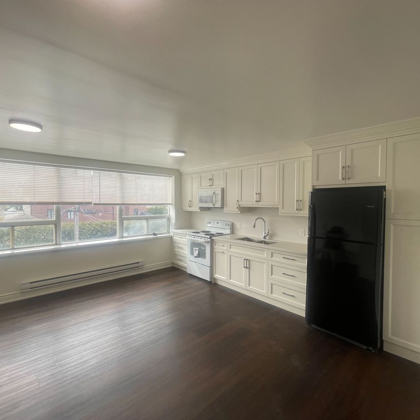 For Lease - 1985 Lawrence Avenue Unit# 2, Toronto, Ontario - Photo 1