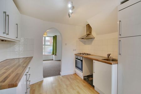 Framfield Road, Uckfield, TN22 - Photo 2