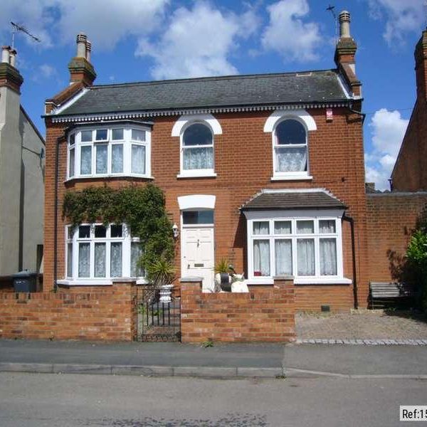 Runnemede Road, Egham, Surrey, TW20 - Photo 1