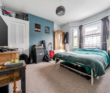 4 bedroom terraced house to rent - Photo 3