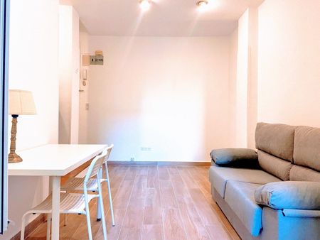 Piso de alquiler en Reina Victoria, Ciudad Universitaria - Photo 3