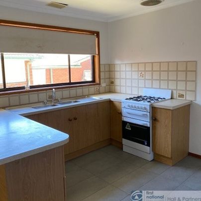 1 / 3 Rogers Street, Dandenong - Photo 1