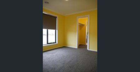 Family Home - Photo 3