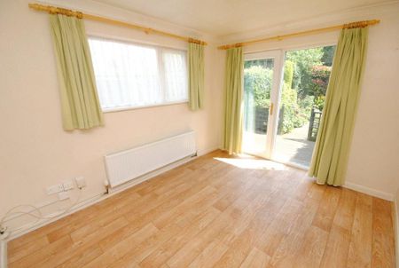 3 bedroom semi-detached house to rent - Photo 3