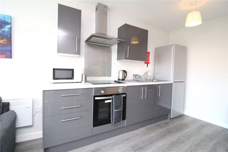 2 bedroom Flat To Rent - Photo 4