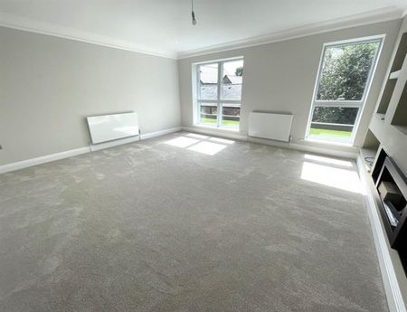 4 Bedroom Terraced To Let - Photo 2