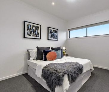 1/17 View Street, Pascoe Vale VIC 3044 - Photo 3