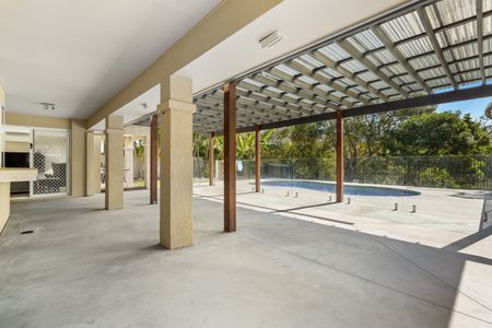 21 Tranquility Circuit, Helensvale QLD 4212 - House For Rent | Domain - Photo 2
