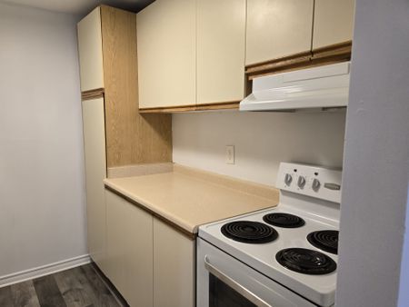 For Lease - 576 Mary Street Unit# 103, Whitby, Ontario - Photo 2