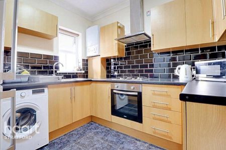 1 bedroom in a flat share to rent - Photo 4