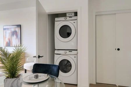 Light House Apartments — 1 Bedroom 1 Bathroom - Photo 3