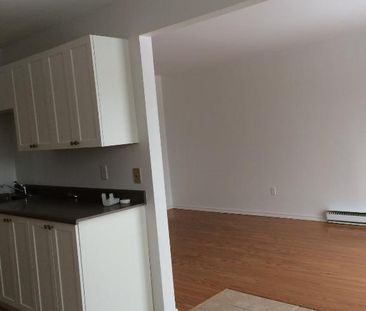 Grand 5 1/2 non fumeur au 3e étage - Photo 1