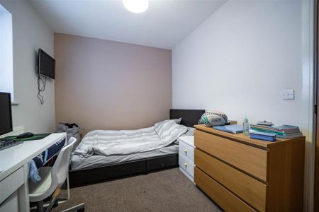 10 bedroom house to rent - Photo 3