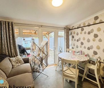 Ellerton Road, DAGENHAM - Photo 3