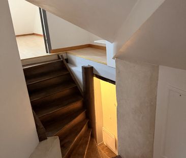 Location Appartement 4 pièces 60m² - Photo 2