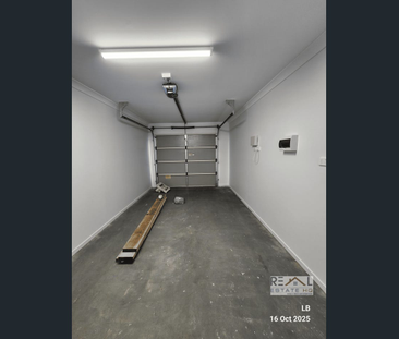 BRAND NEW 3 BEDROOM UNIT - AVAILABLE NOW! - Photo 3