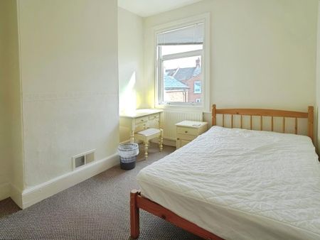 5 bedroom terraced house to rent - Photo 5