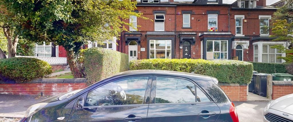 1 bedroom in a house share to rent - Photo 1