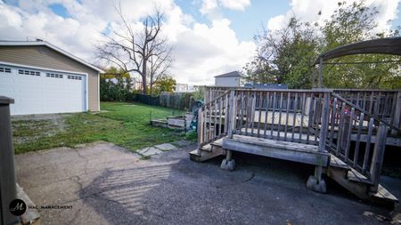 Lower Unit - Photo 5