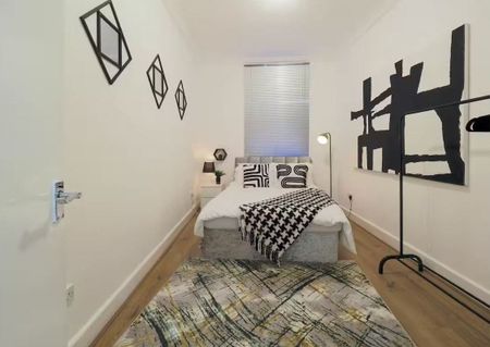 Hammersmith Road - Photo 3