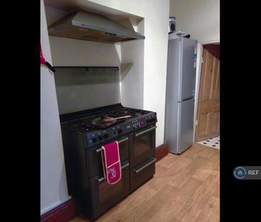 1 bedroom in a house share to rent - Photo 5