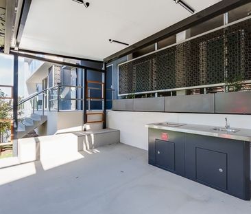 Spacious apartment with Garden View! 1 BRM 1 BTH 1 Carspace - Photo 4