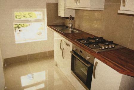 1 Bed Flat, Streatham High Road, SW16 - Photo 3