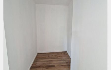 Location Appartement P2 La loupe - Photo 5