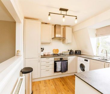 Lombard Close - Photo 1