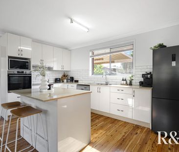 FULLY RENOVATED FAMILY HOME - Photo 5